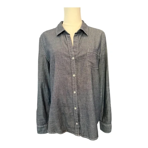 π EUC DKNY Blue Denim Button-Up Collared Shirt Sz M - Picture 1 of 7